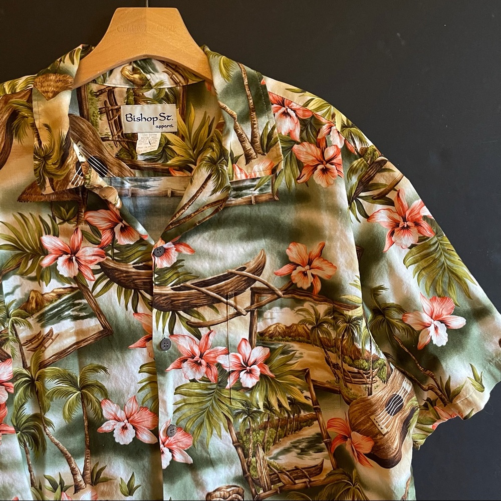 VTG Men’s Hawaiian Shirt Ukulele Tikis Canoes - Size 2XL